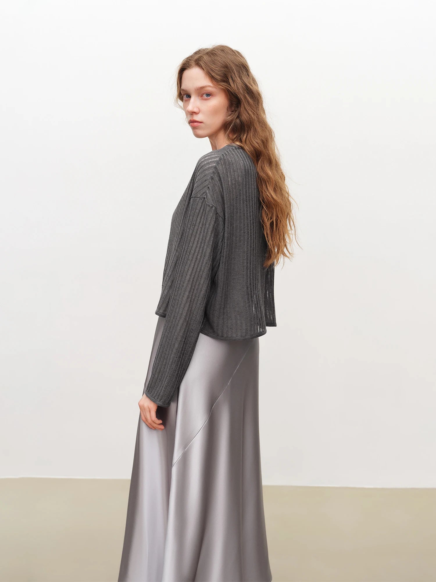 Lightweight V-Neck Single-Breasted Casual Knit Top