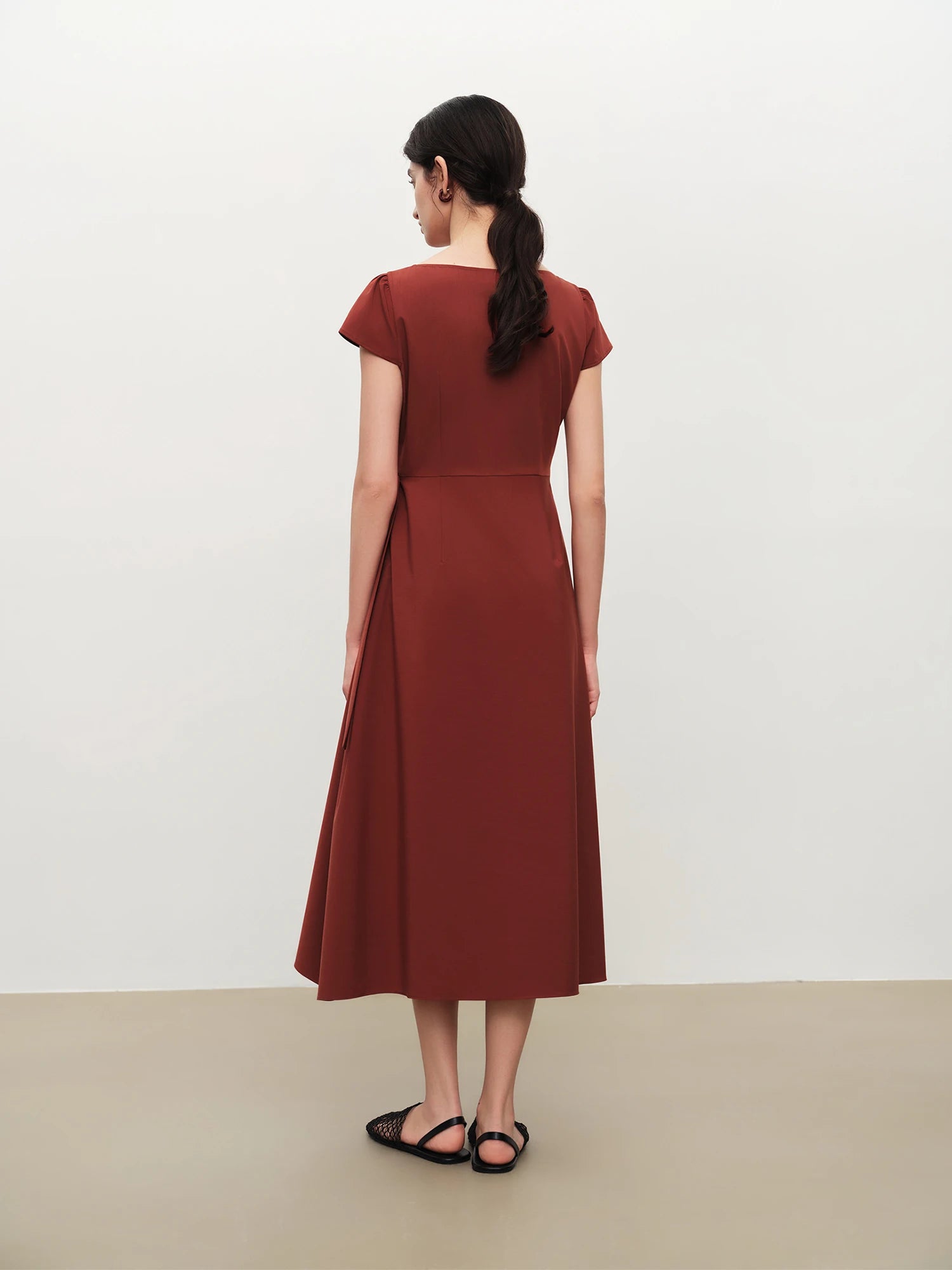 Sleeveless Empire Waist A-Line Mid-Calf Jersey Dress
