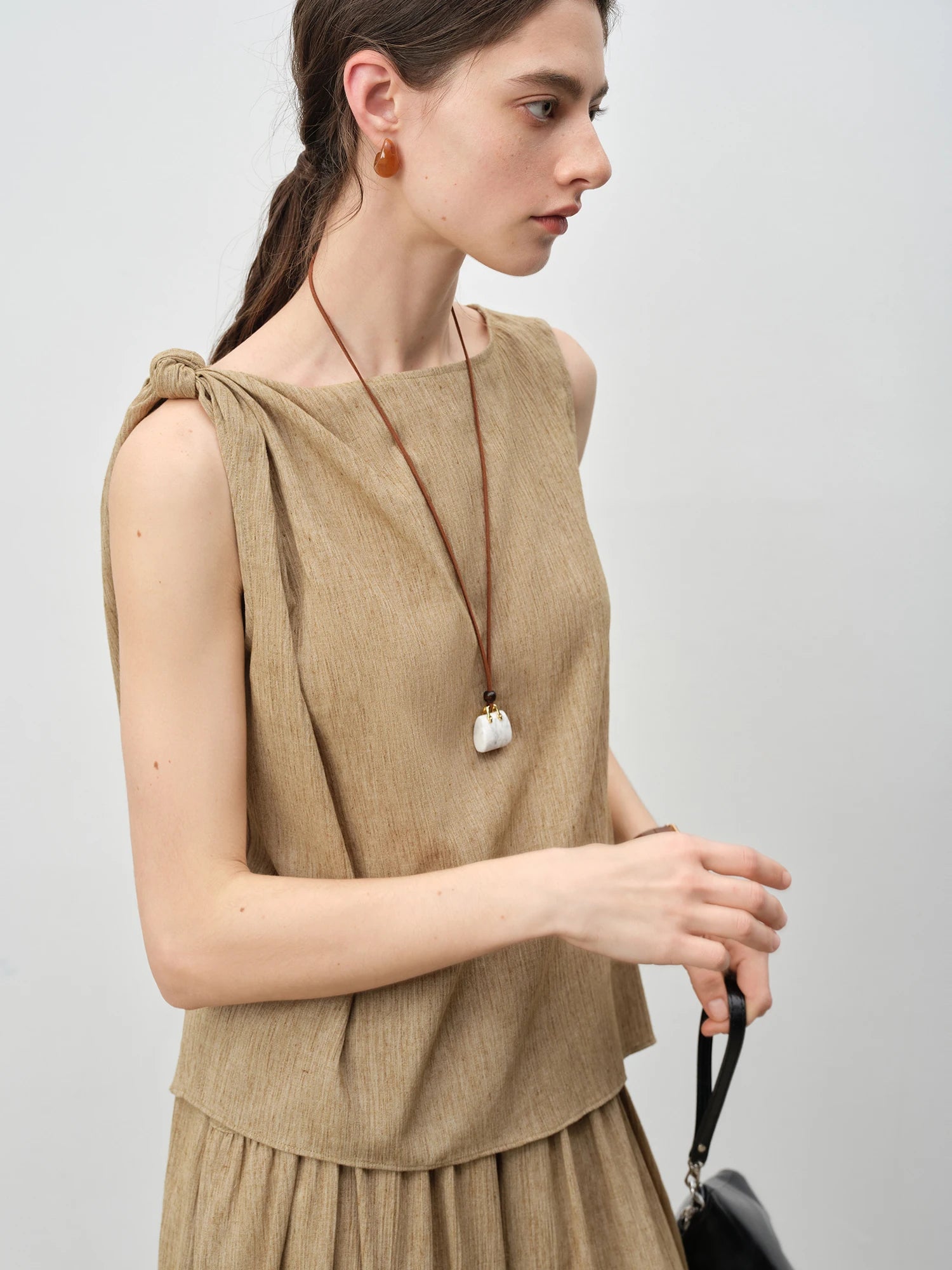 Two-Piece Summer Office Casual Set – Sleeveless Top & Straight Pants