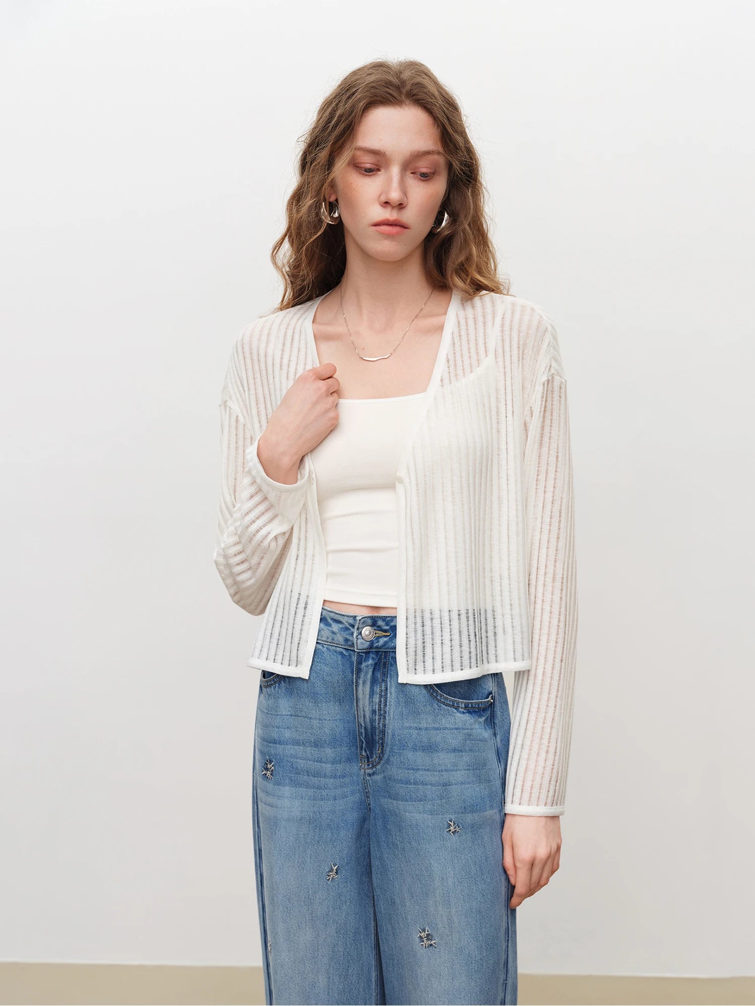 Lightweight V-Neck Single-Breasted Casual Knit Top