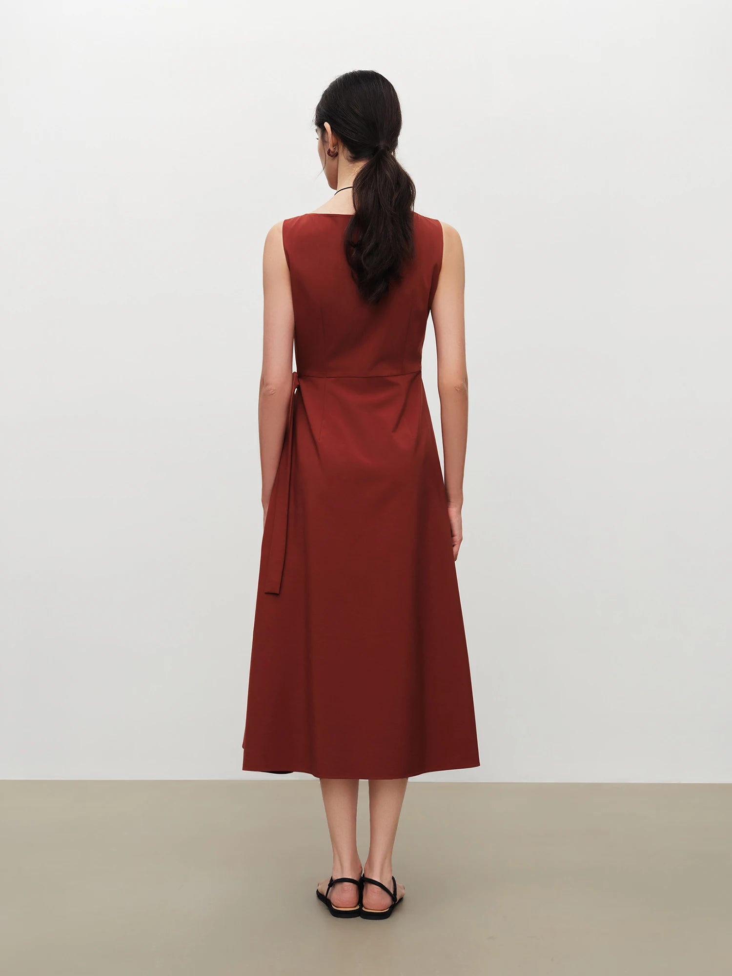Sleeveless Empire Waist A-Line Mid-Calf Jersey Dress