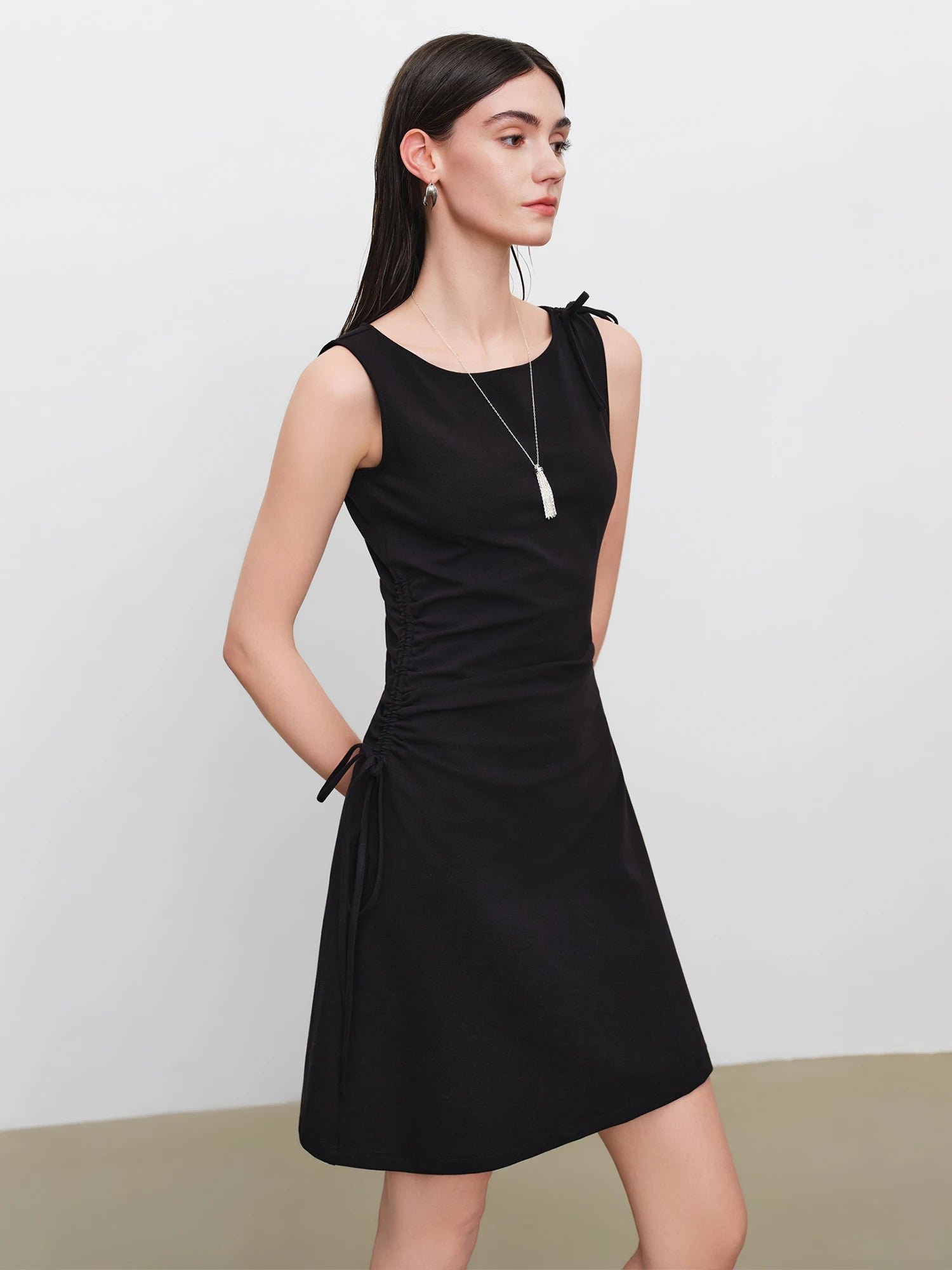 Classic Sleeveless O-Neck A-Line Knee Dress