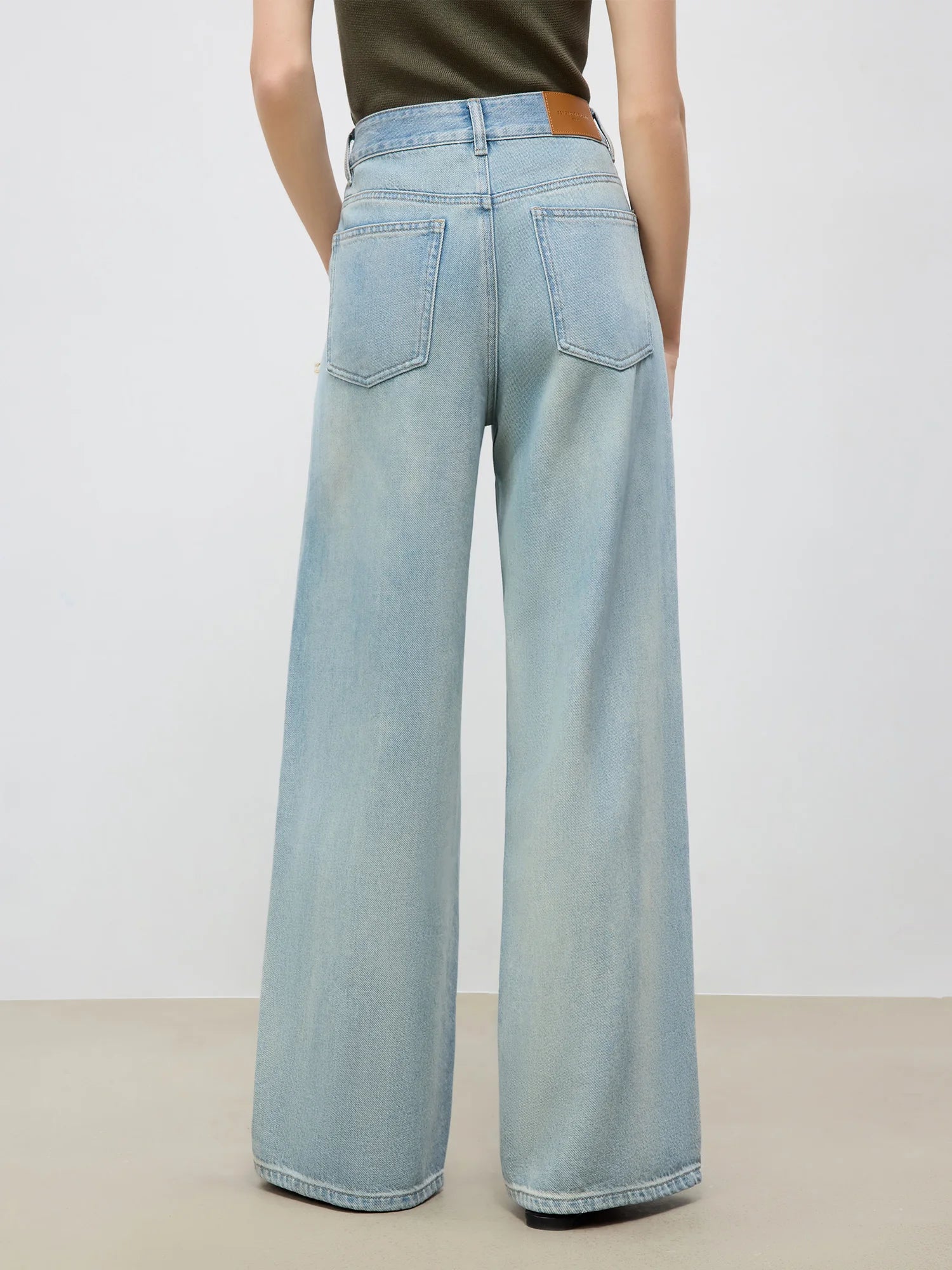 Mid-Waist Wide Leg Jeans in Cotton and Lyocell Blend