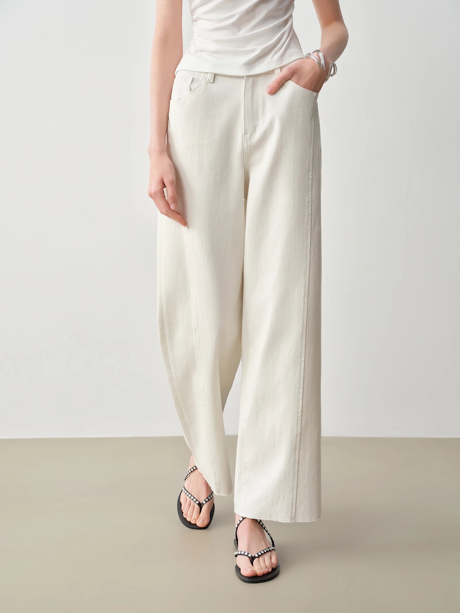 High-Waist Wide Leg Ankle Jeans – Light Wash Denim