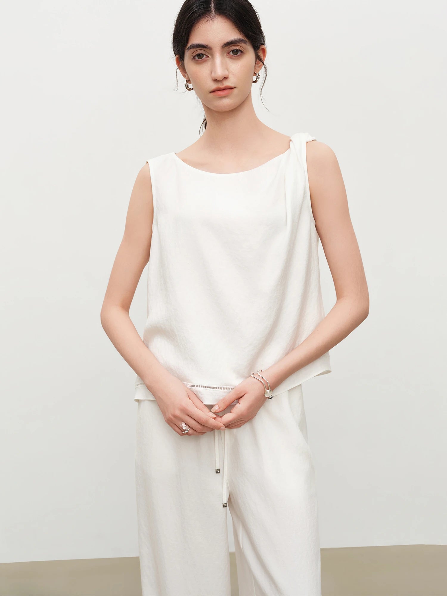 Sleeveless O-Neck Top and Wide-Leg Pants Set