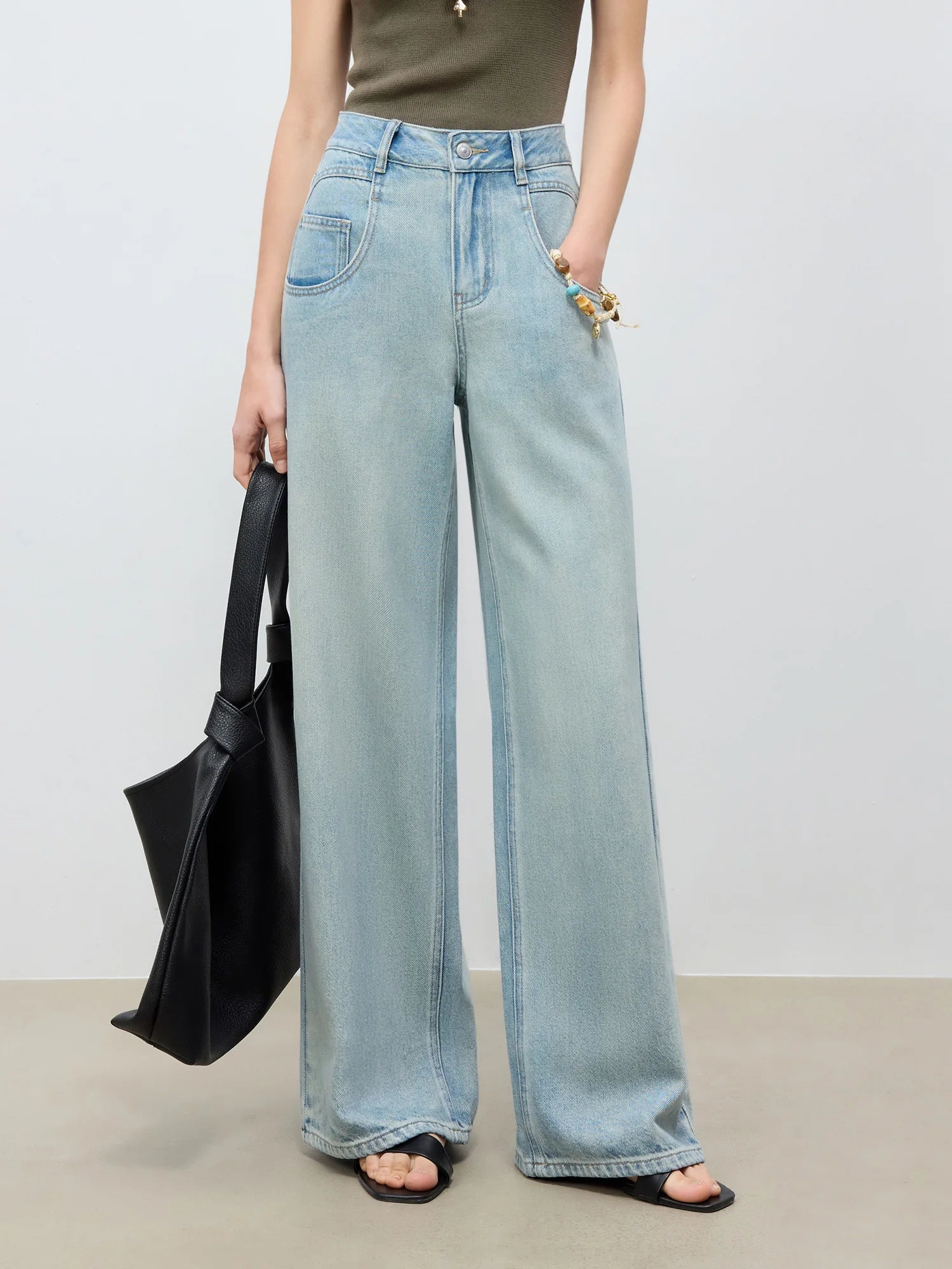 Mid-Waist Wide Leg Jeans in Cotton and Lyocell Blend