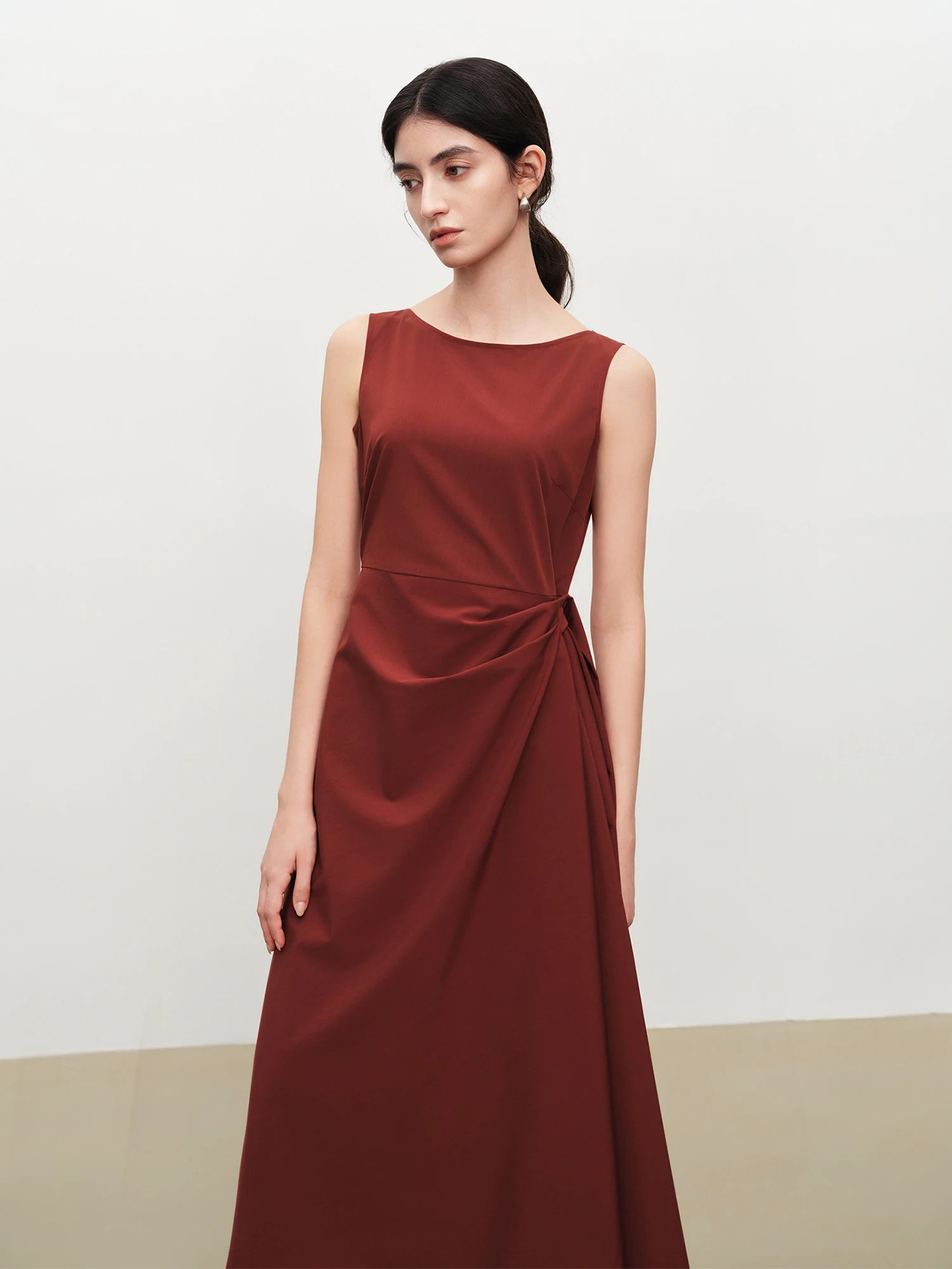 Sleeveless Empire Waist A-Line Mid-Calf Jersey Dress