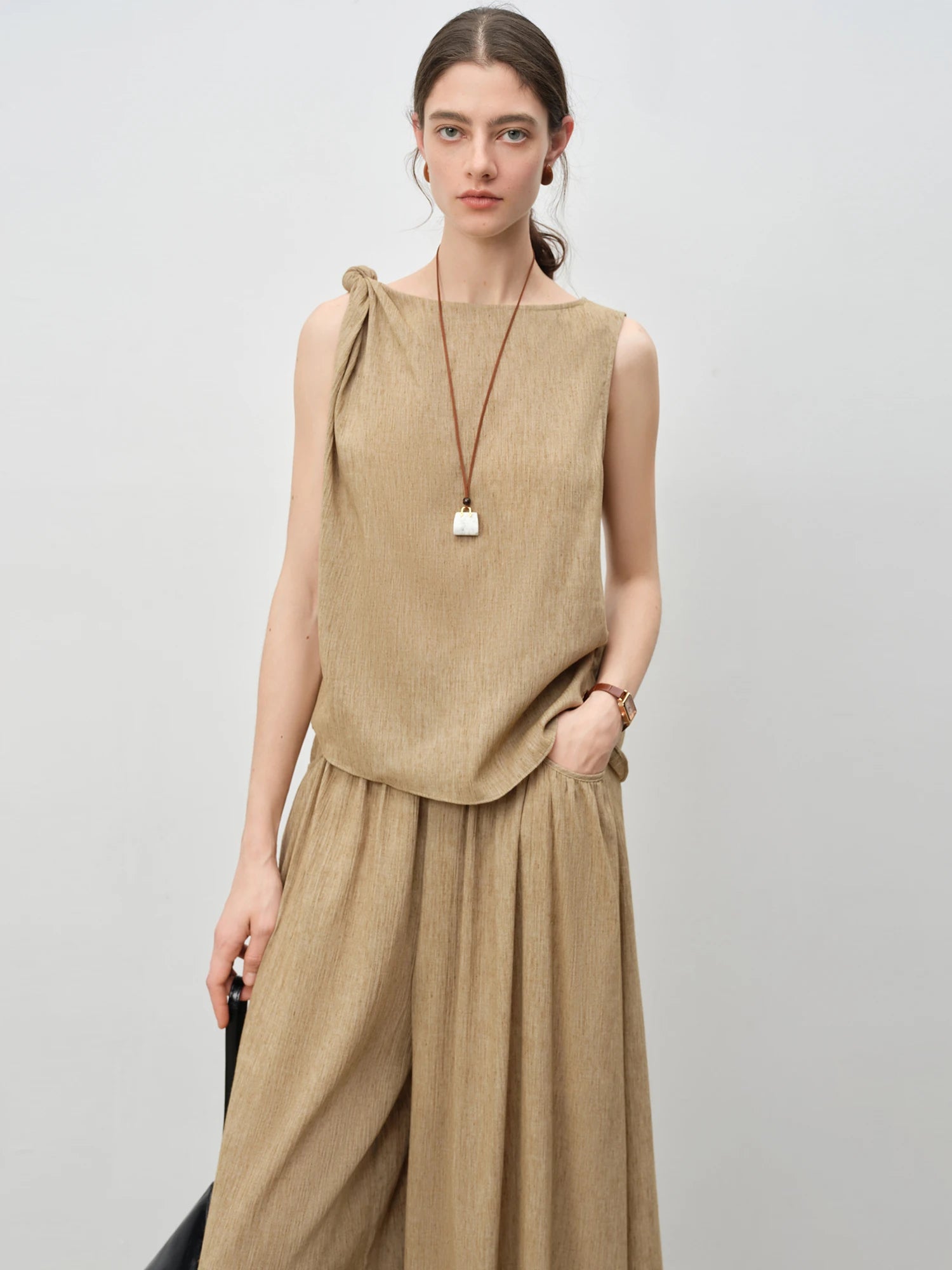Two-Piece Summer Office Casual Set – Sleeveless Top & Straight Pants
