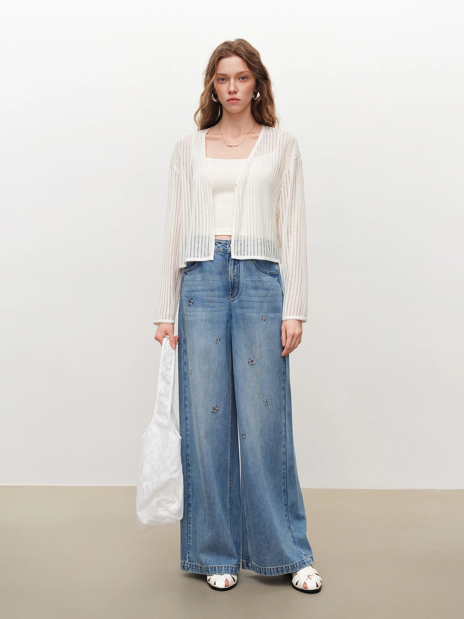 Lightweight V-Neck Single-Breasted Casual Knit Top