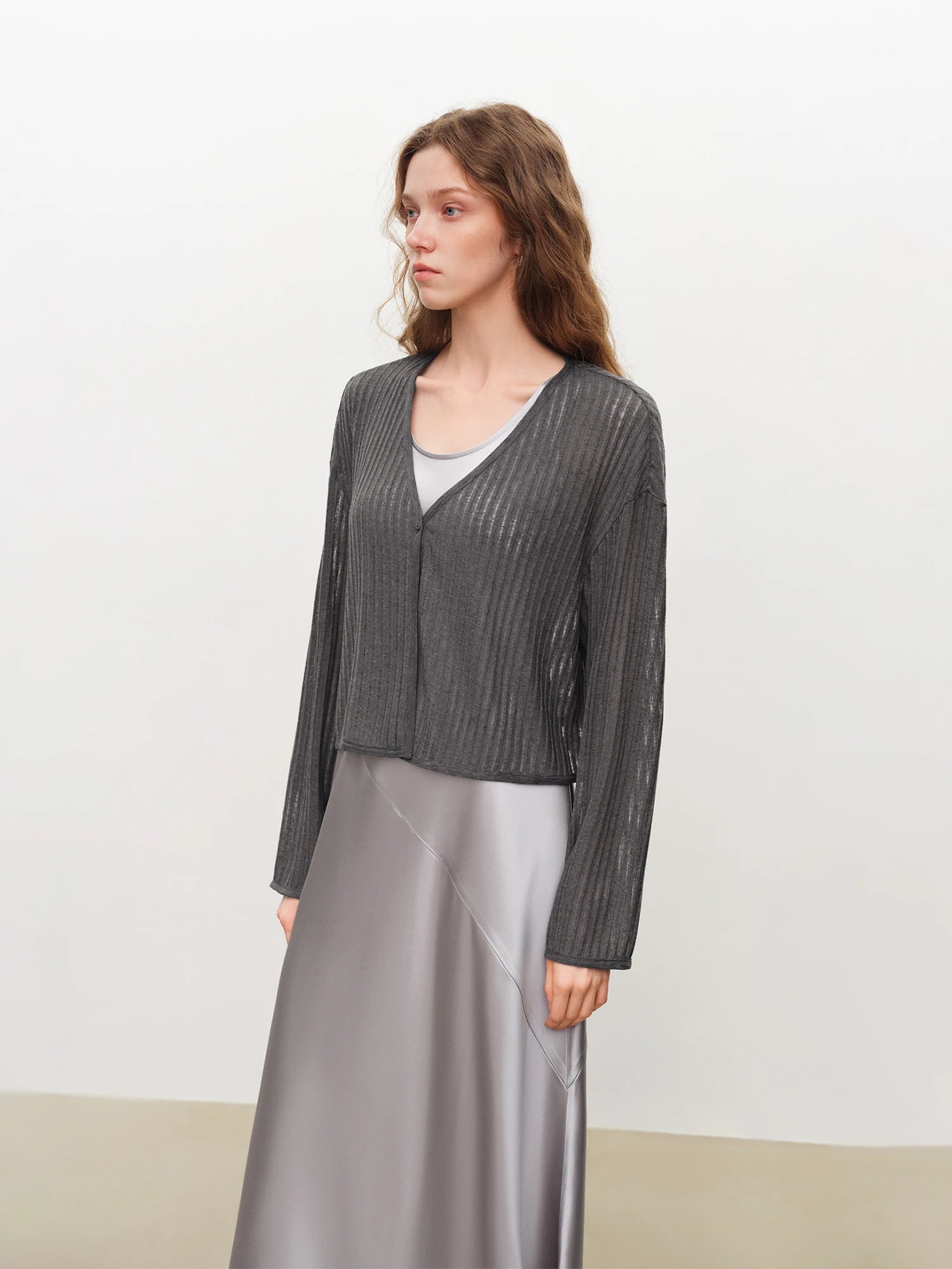 Lightweight V-Neck Single-Breasted Casual Knit Top